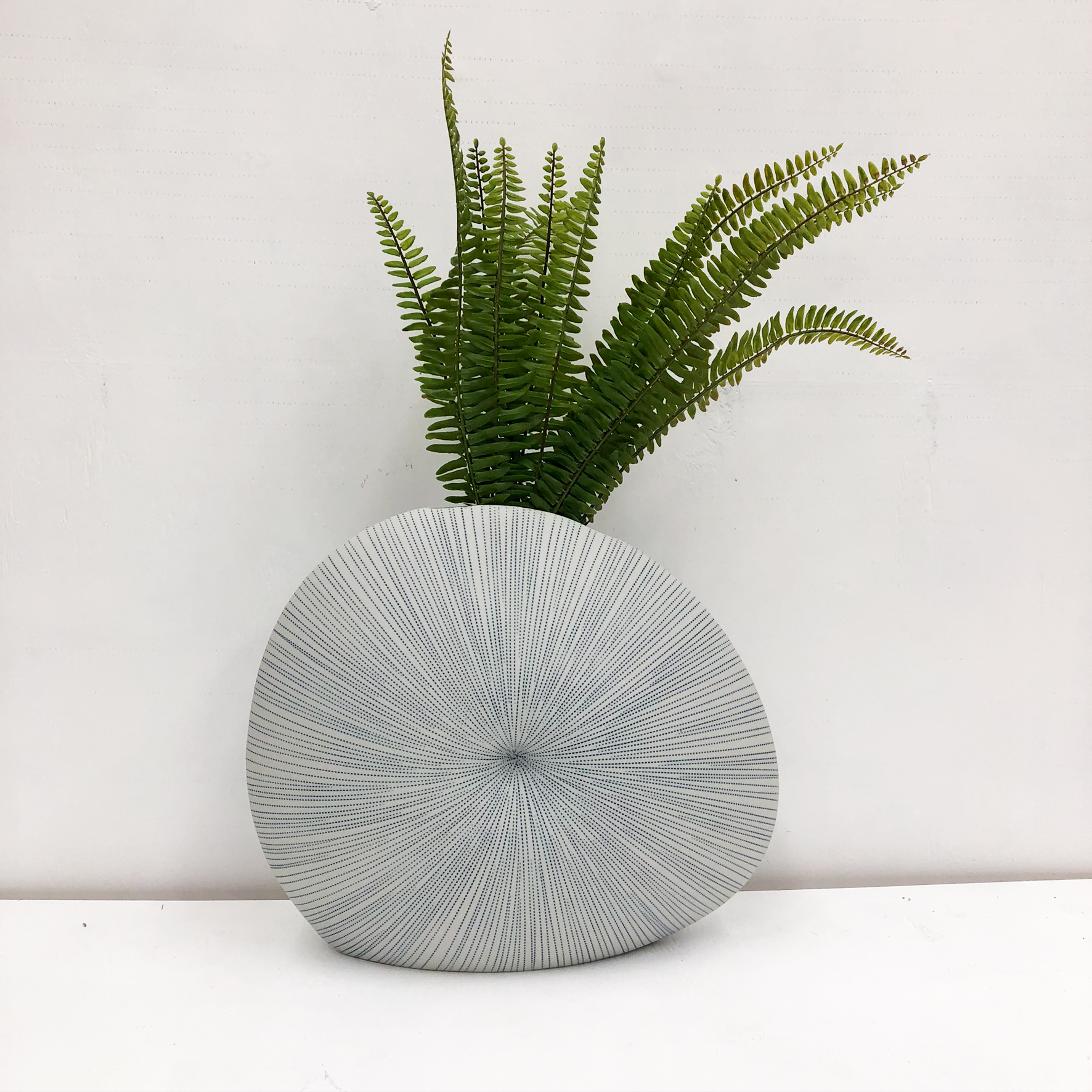 Diva Round S Handmade Vase - front view with plant