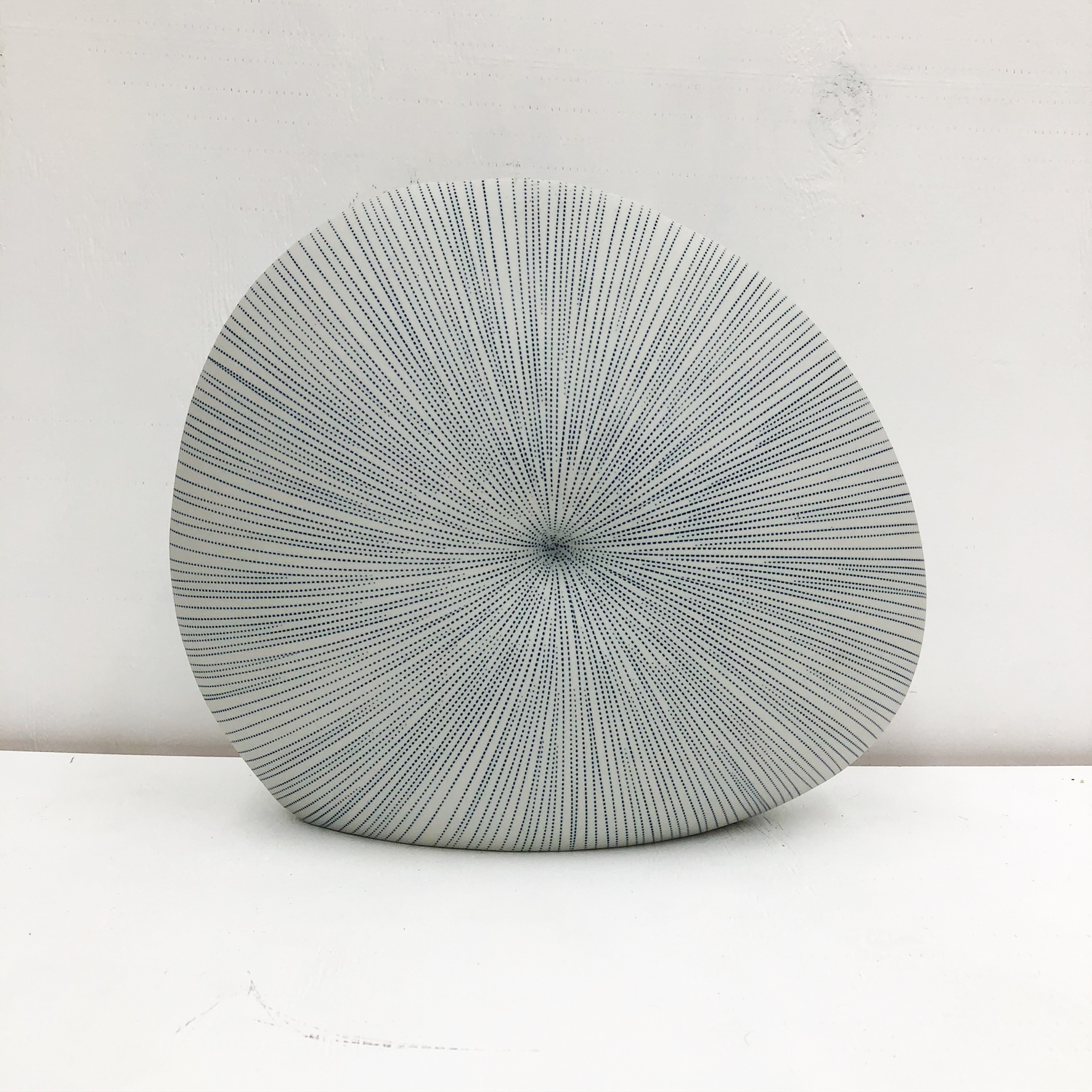 Diva Round S Handmade Vase - side view