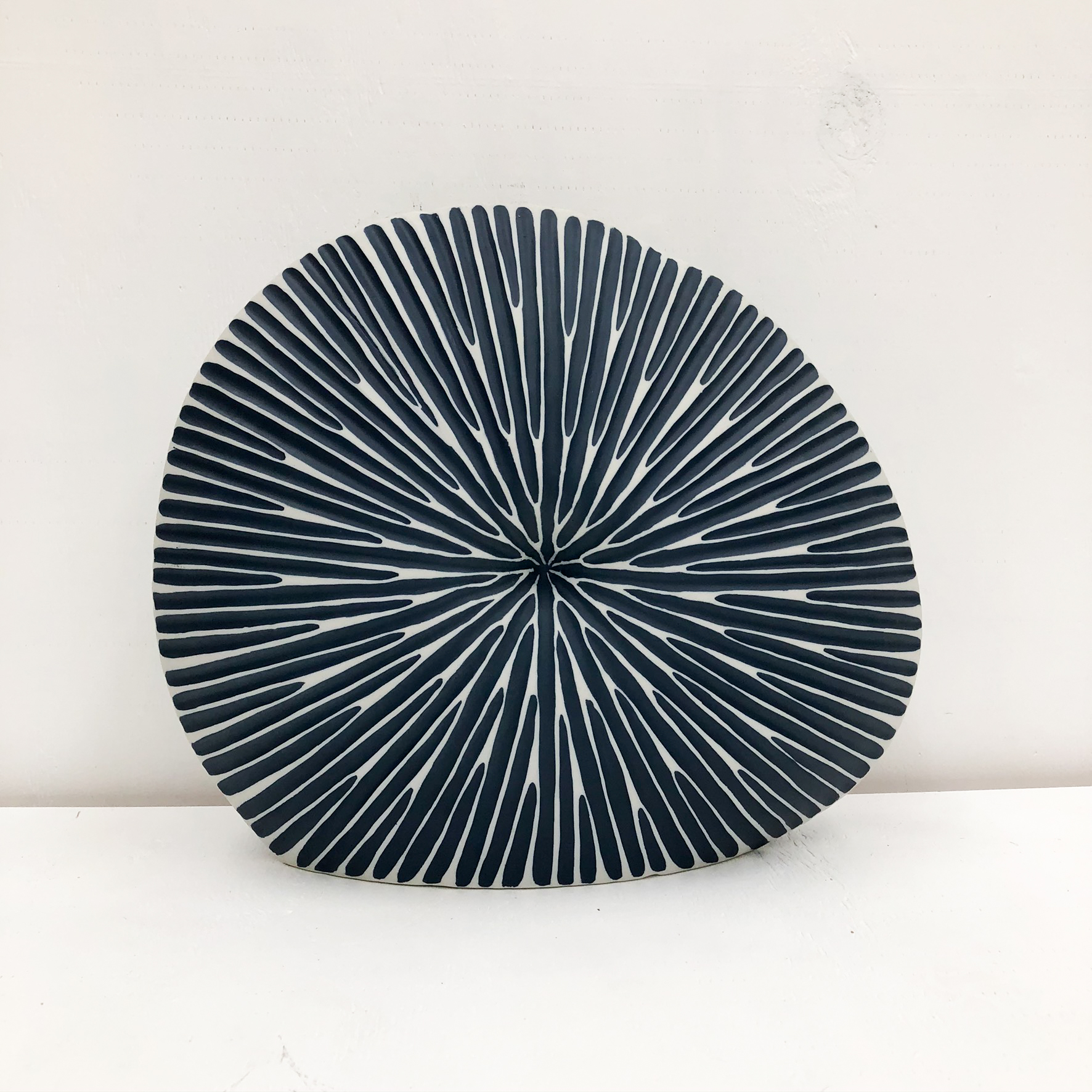 Diva Round Handmade Vase - Blue - front view