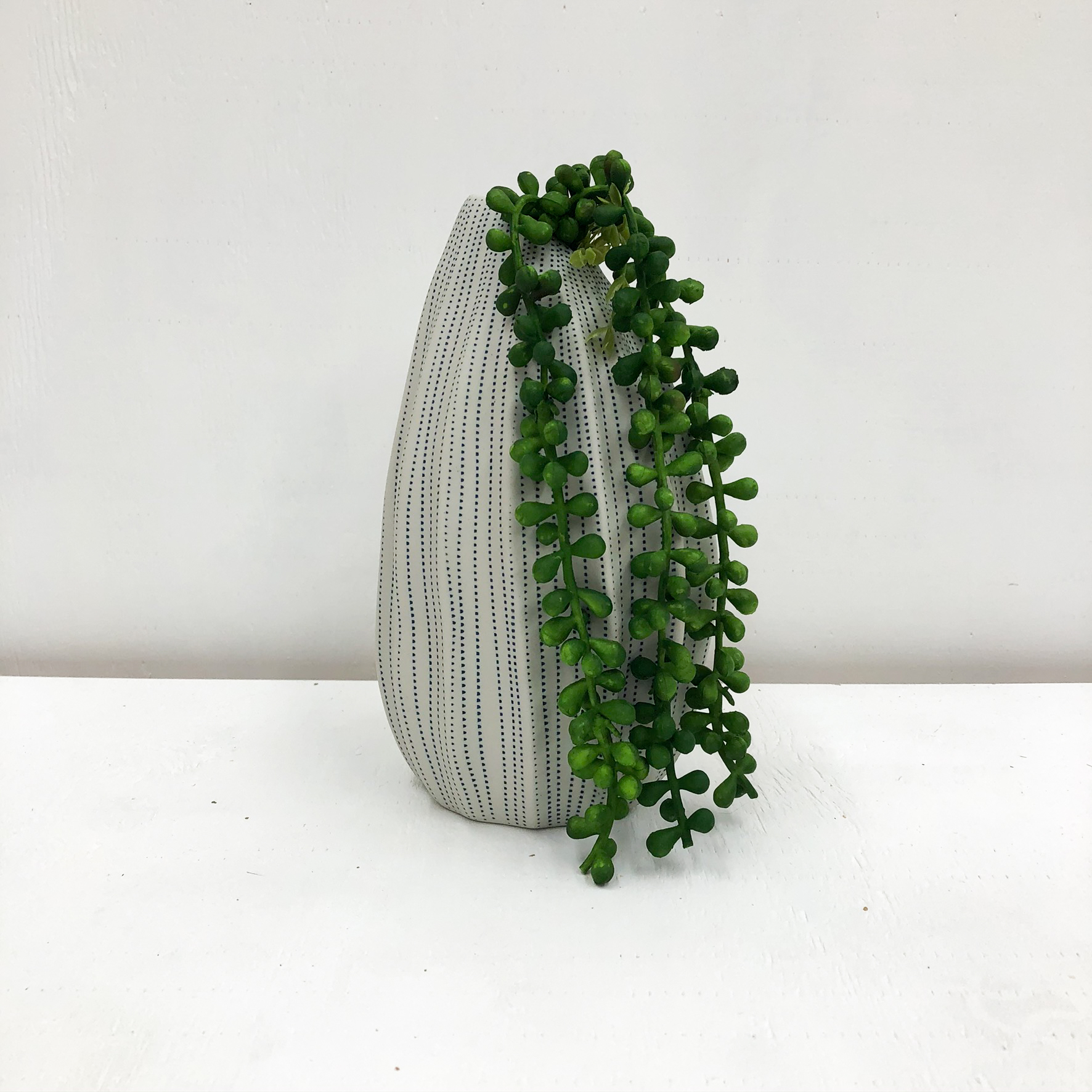 Seda S Handmade Vase - White & Blue Dots - with plant