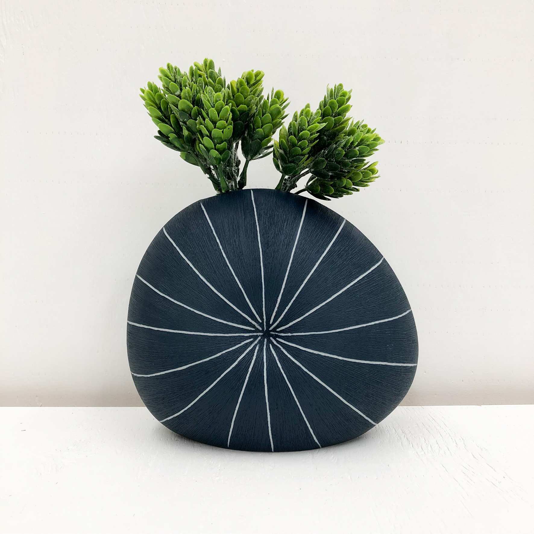 Diva Round Handmade Vase - Blue