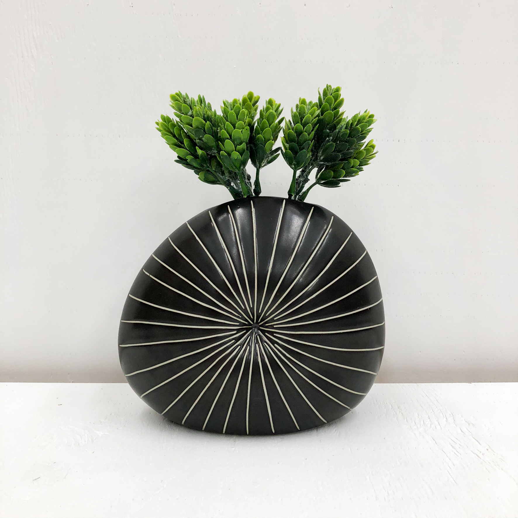 Diva Round Handmade Vase - Brown Stripe - side view with plant