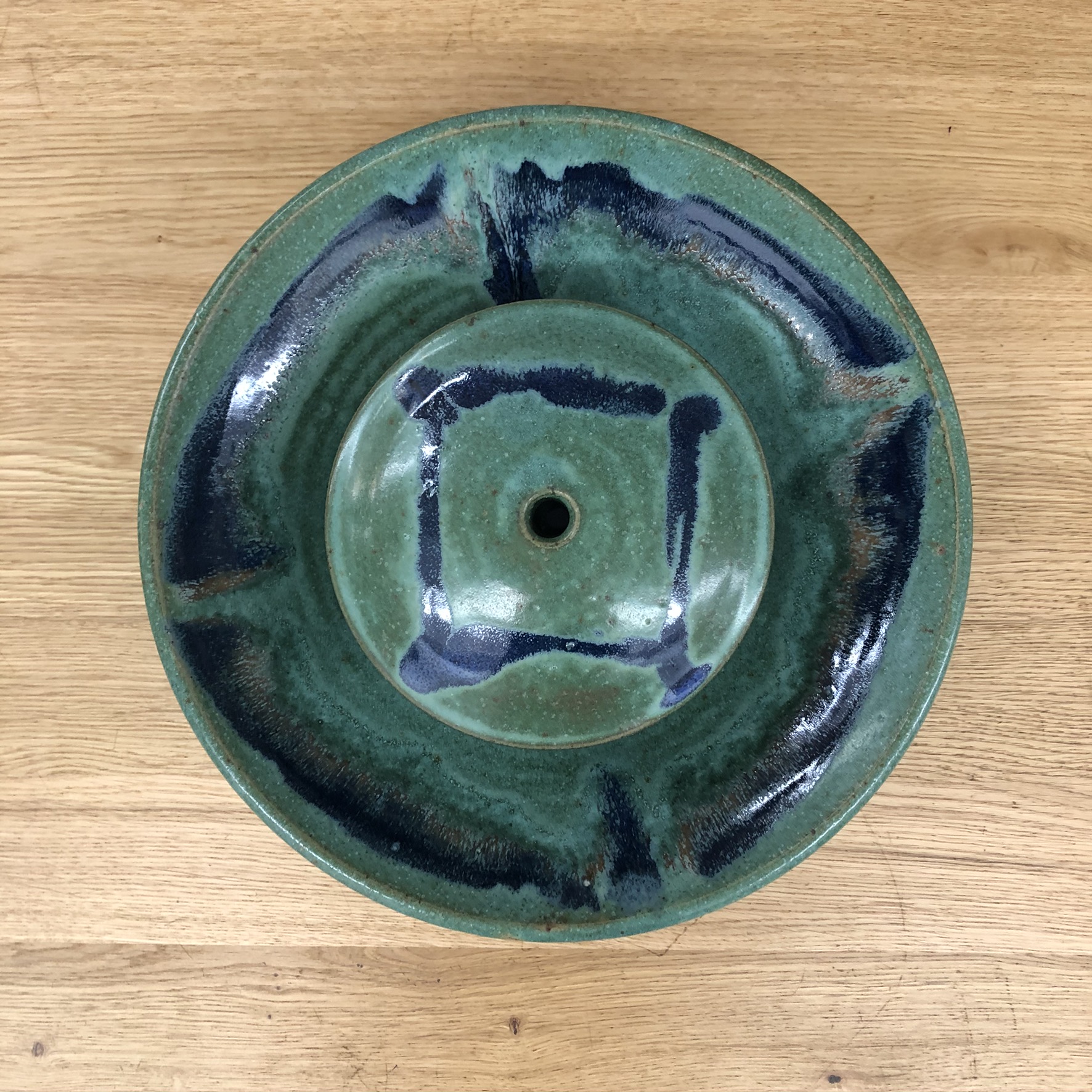 Ceramic tabletop fountain - top view - green